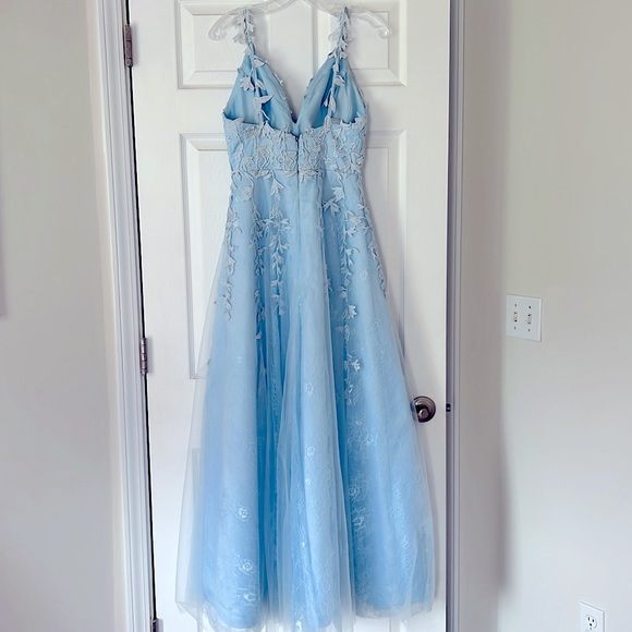 Floral Pastel Blue Appliqué A-Line Princess Tulle V Neck Size 4 - Picture 3 of 8